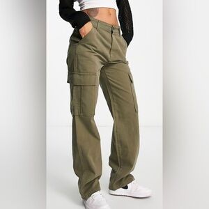 Stradivarius Olive Green Cargo Pants Women’s Size 0